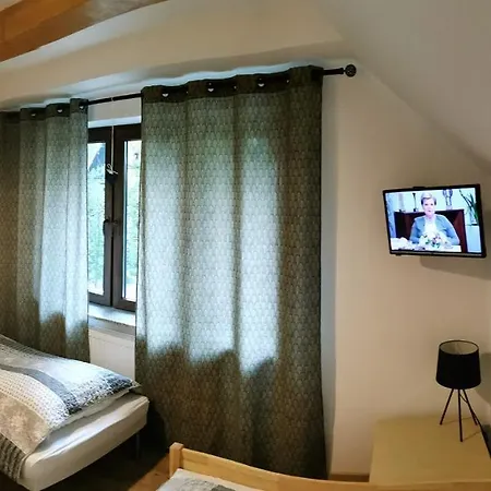 Cis B&B